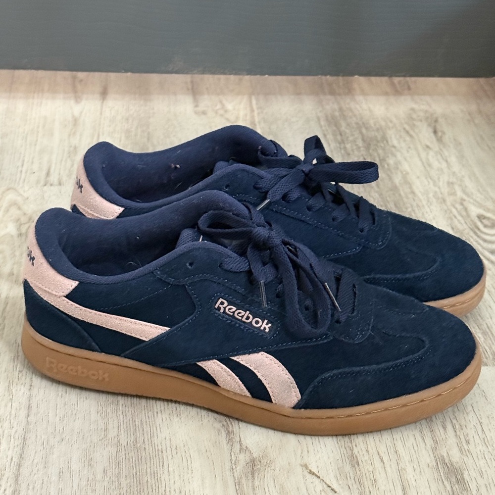 Women’s Reebok Navy & Pink Sneakers - Picture 2 of 5